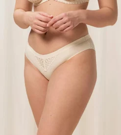 Aura Spotlight Brazilian Slip