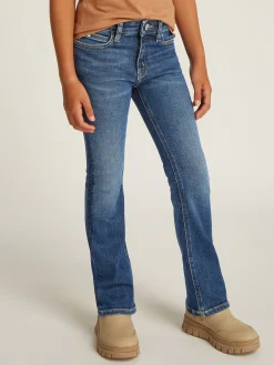 Ausgestellte Jeans
