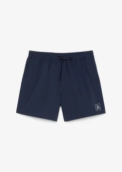 BADESHORTS AUS RECYCELTEM MATERIAL