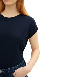 Basic T-Shirt
