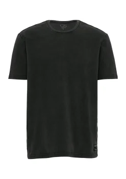 Basic T-Shirt