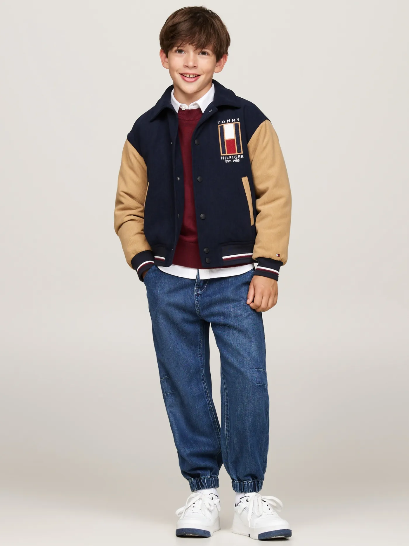 Bomberjacke aus Cord mit Logo hinten