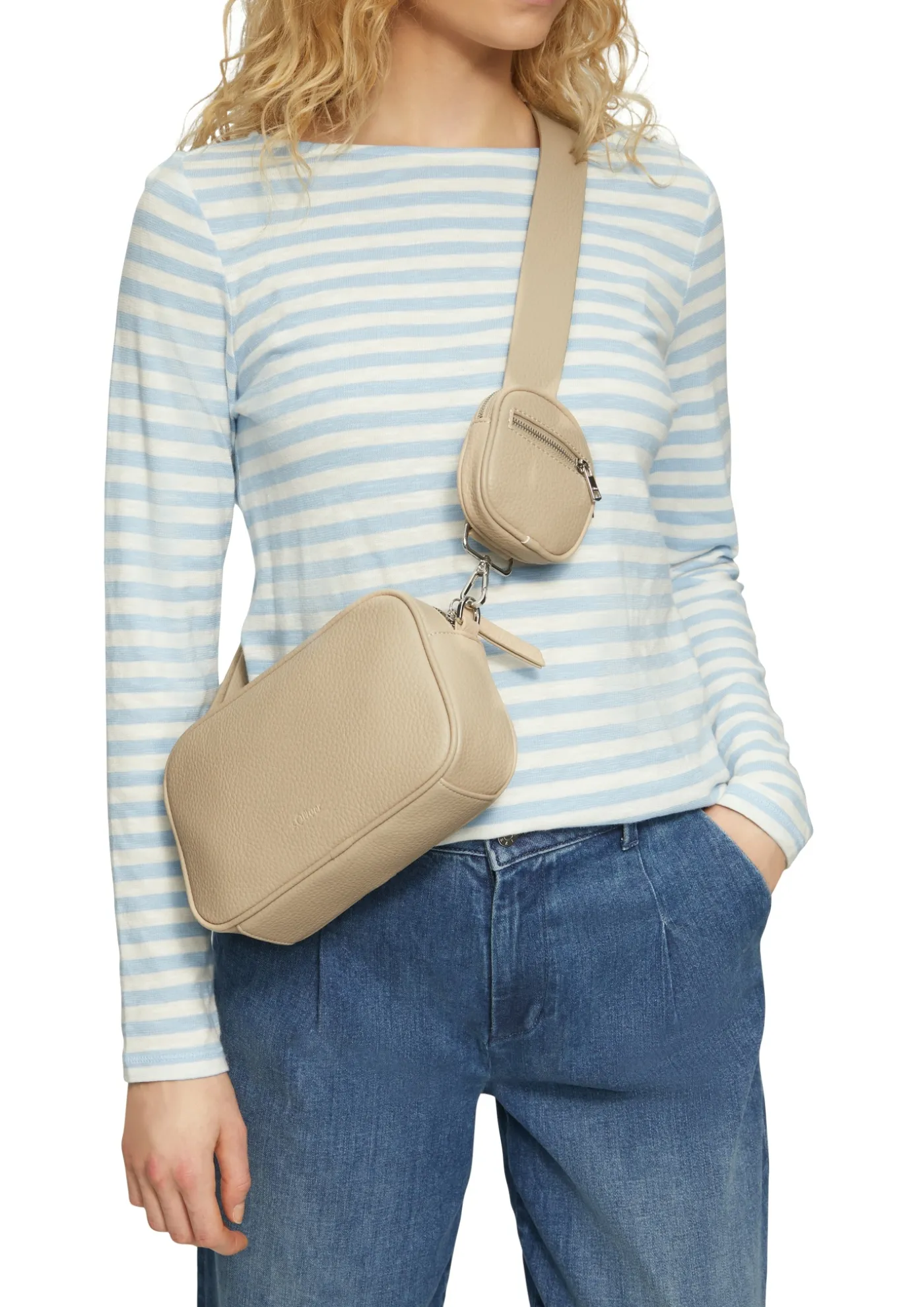 Camera-Bag mit abnehmbarem Schultergurt und Paspel-Detail