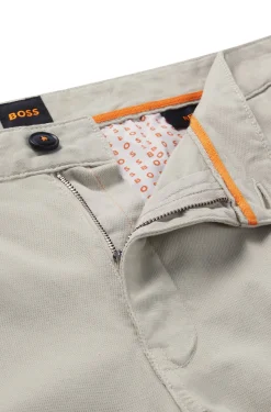 Chino aus Stretch-Baumwolle mit Dobby-Struktur und Bundfalten