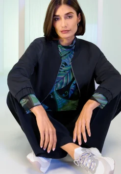 Cooles Print-Shirt mit Rollkragen in Mesh-Ware
