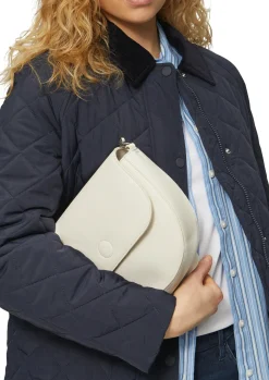 Crossbody-Bag mit Logo-Detail und Überschlag mit Magnetknopf