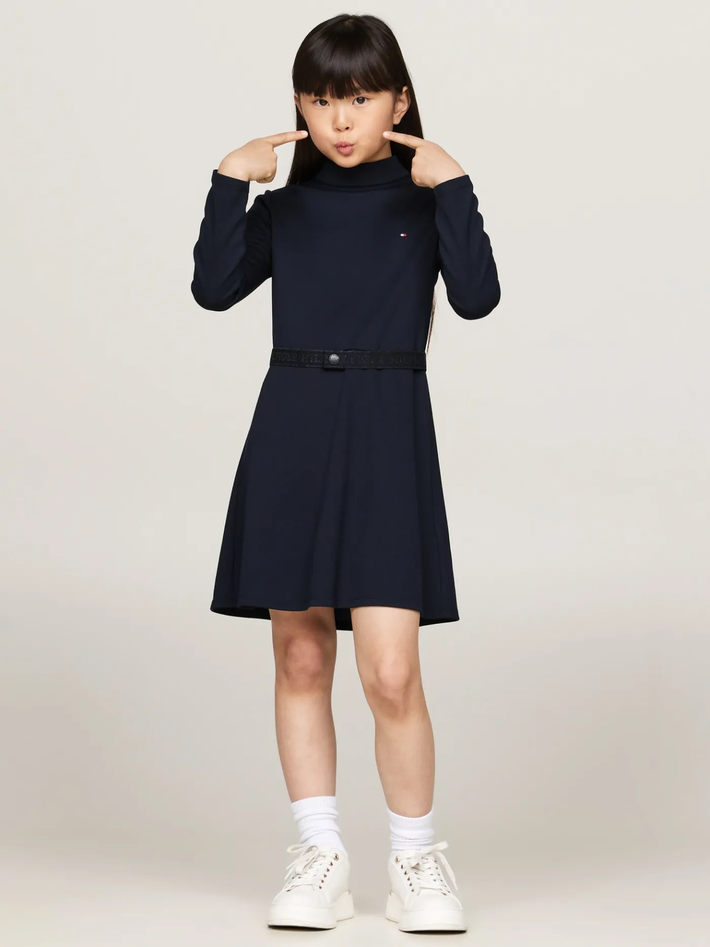 Extra Slim Fit Langarm Kleid mit Gürtel