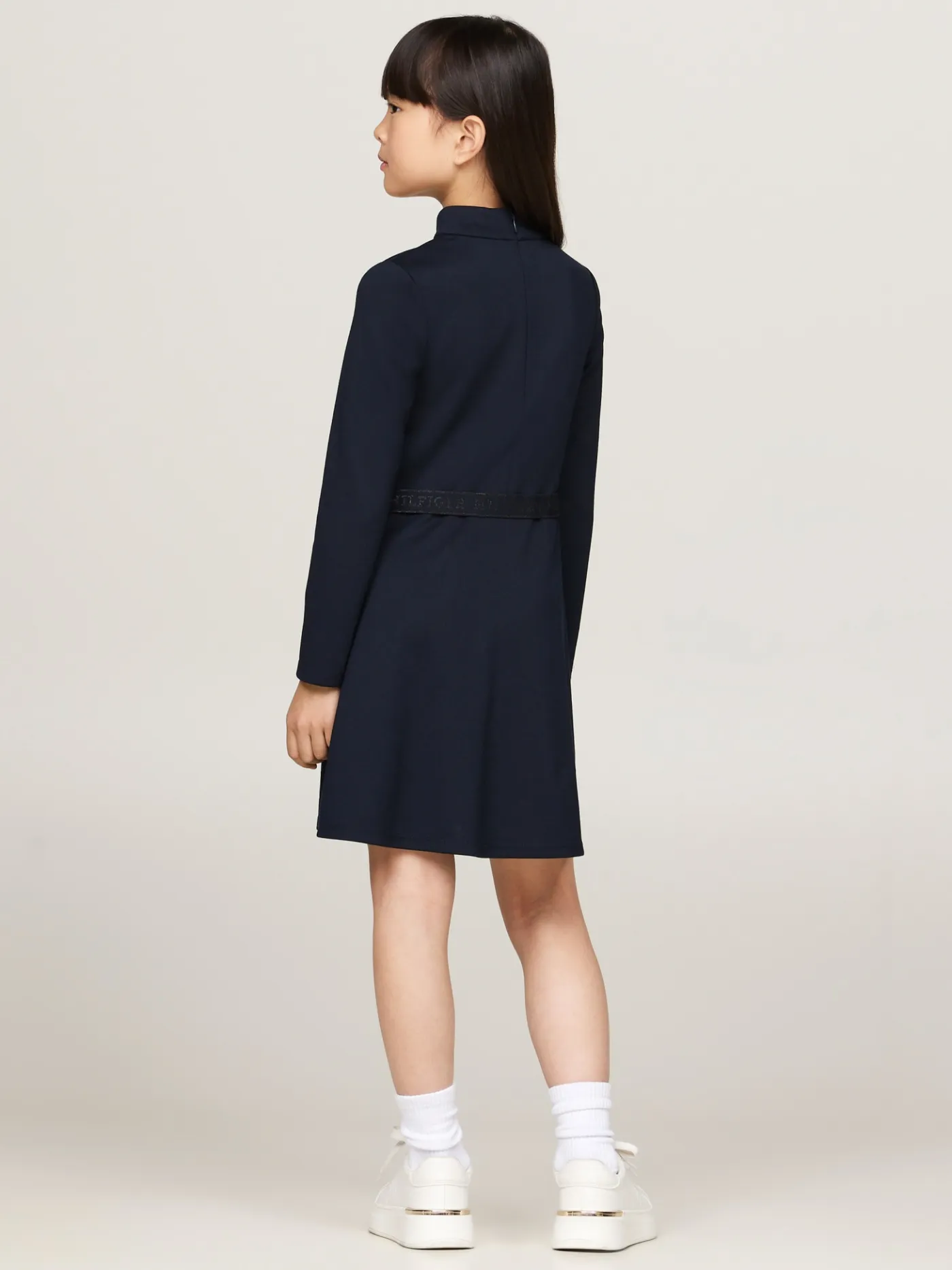 Extra Slim Fit Langarm Kleid mit Gürtel