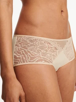 FLORAL TOUCH SHORTY