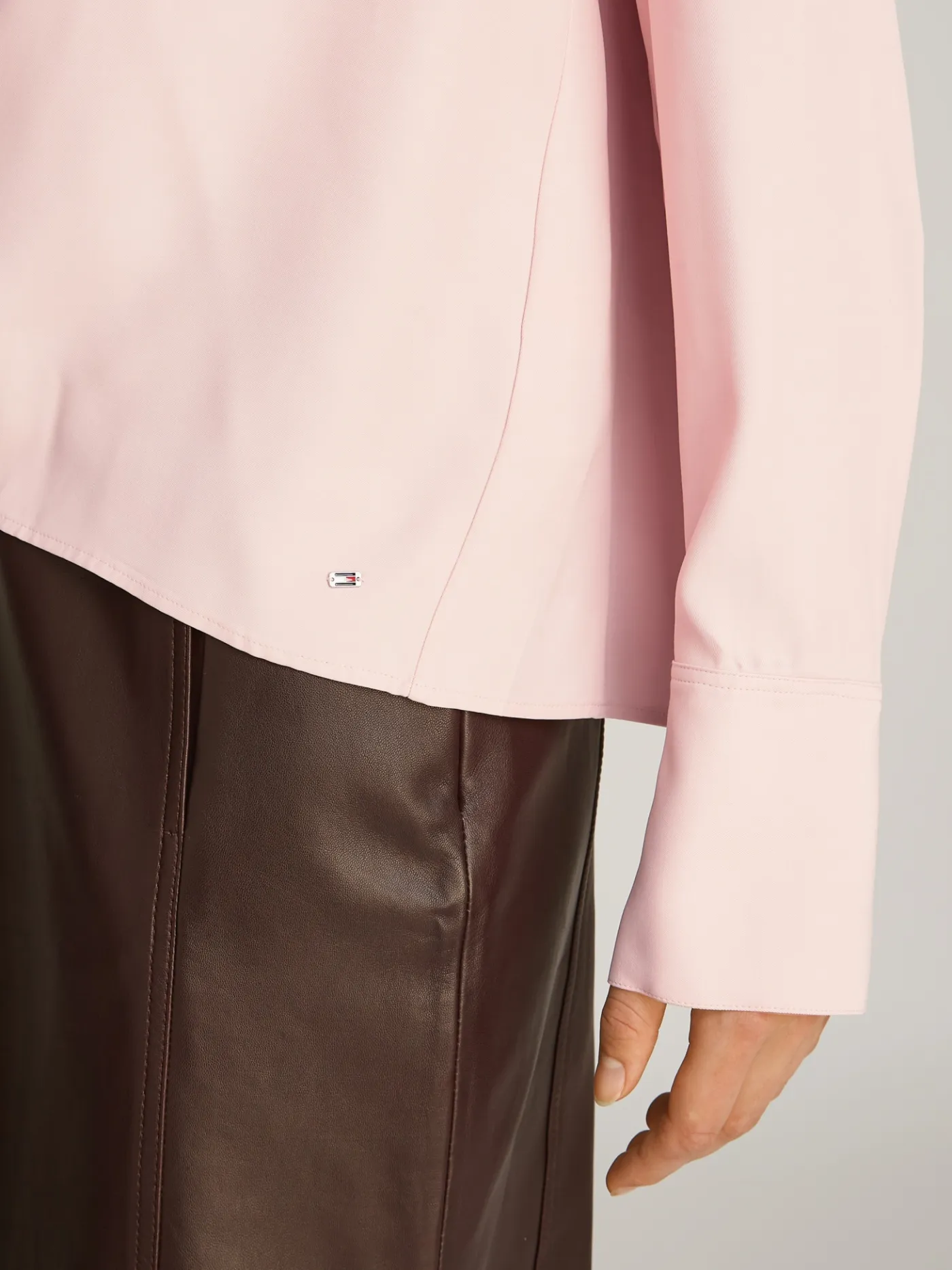 Geraffte Relaxed Fit Bluse mit V-Ausschnitt