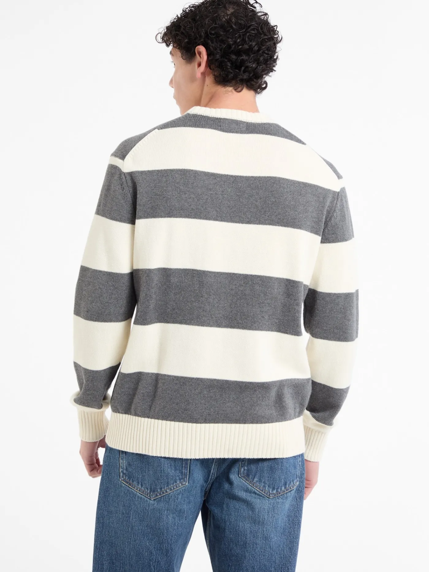 Gestreifter Pullover