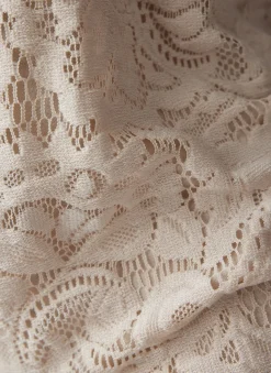 Hose mit floraler Spitze