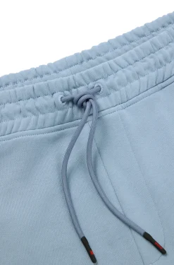 HUGO x RB Shorts aus Baumwoll-Terry mit Carbon-Stealth-Logo