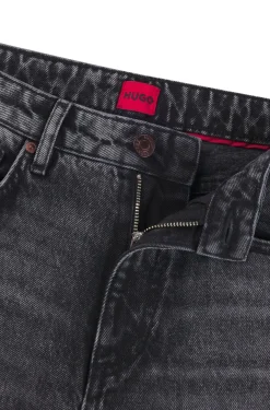 Jeans aus festem schwarzen Denim