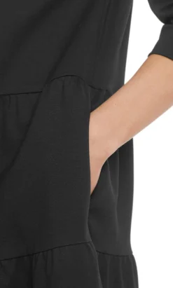 Jerseykleid mit Stufenvolants