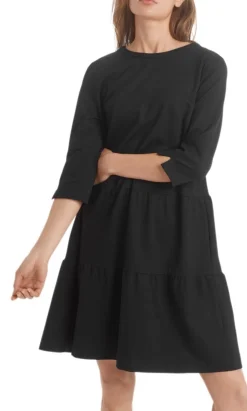 Jerseykleid mit Stufenvolants