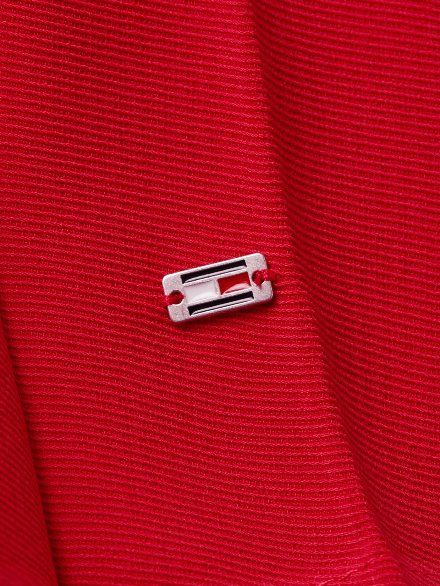 Midi-Faltenrock mit Logo am Taillenbund