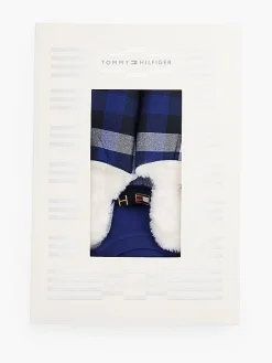 Pyjama und Hausschuhe im Geschenkset