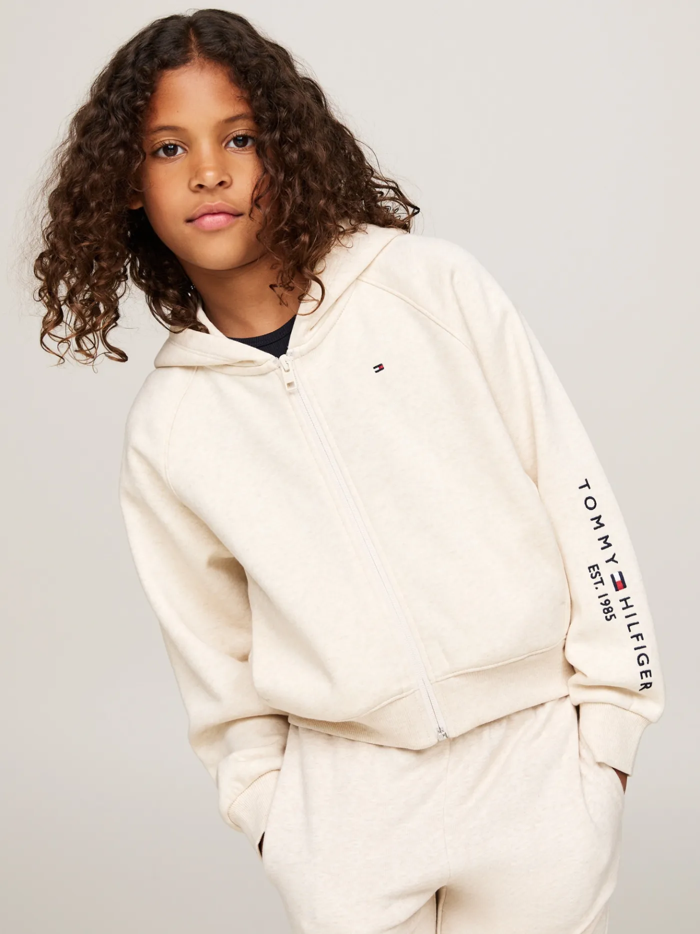 Reißverschluss Hoodie mit aufgesticktem Logo