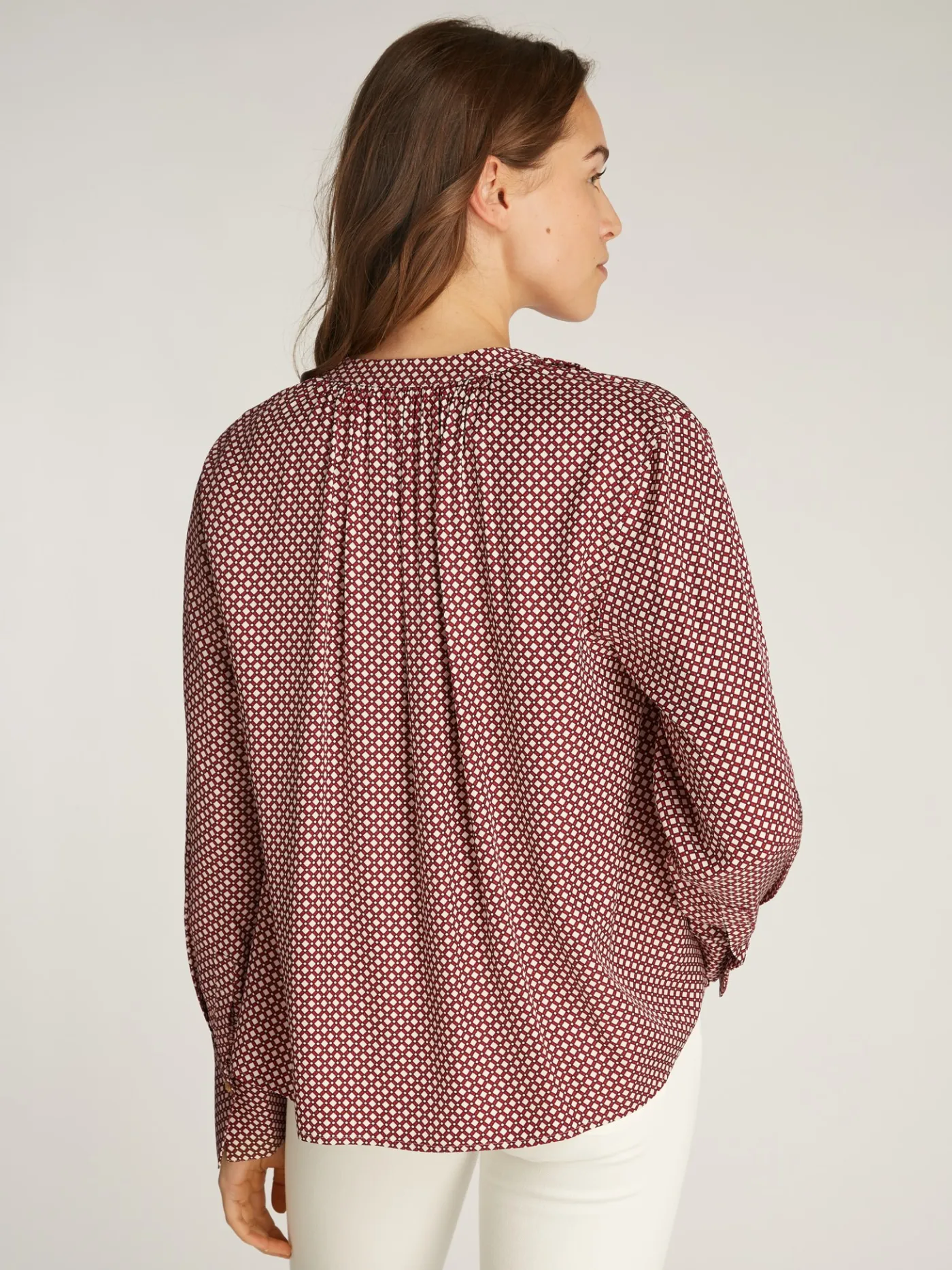 Relaxed Fit Bluse mit gerafftem V-Ausschnitt