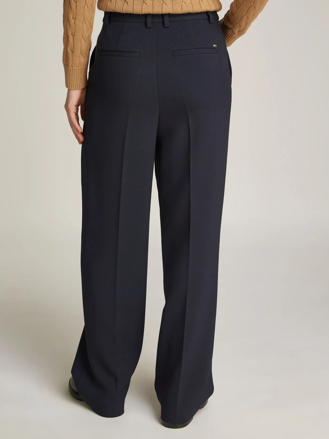 Relaxed Straight Leg Fit Hose mit Nahtdetails