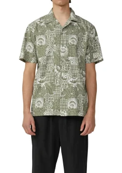 Resort Fit: Baumwollhemd mit All-over-Print