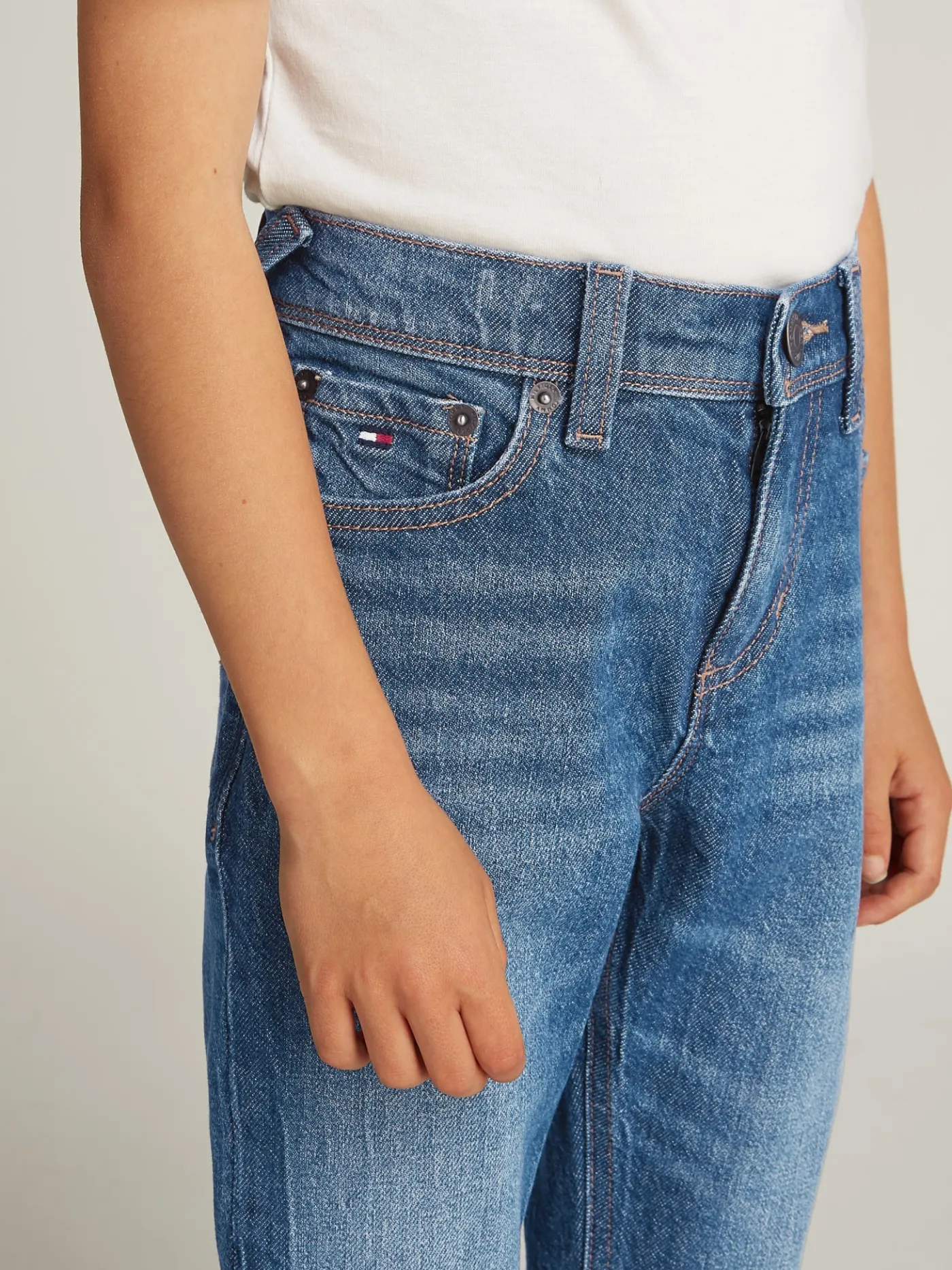 Scanton Y Slim Jeans mit Fade-Effekt