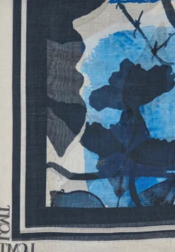 Schal mit modernem Print
