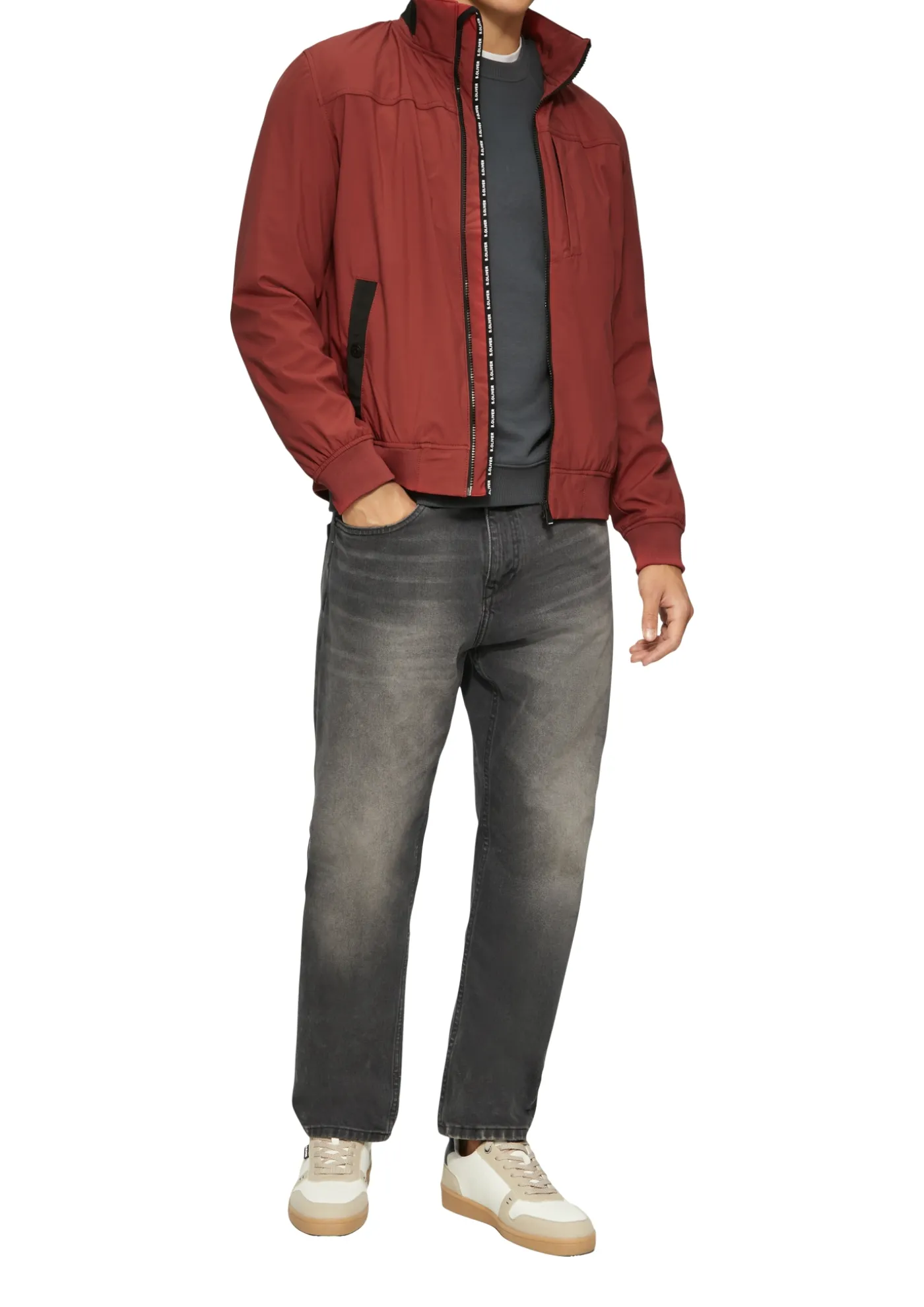 Sportive Softshelljacke mit Logo-Tape