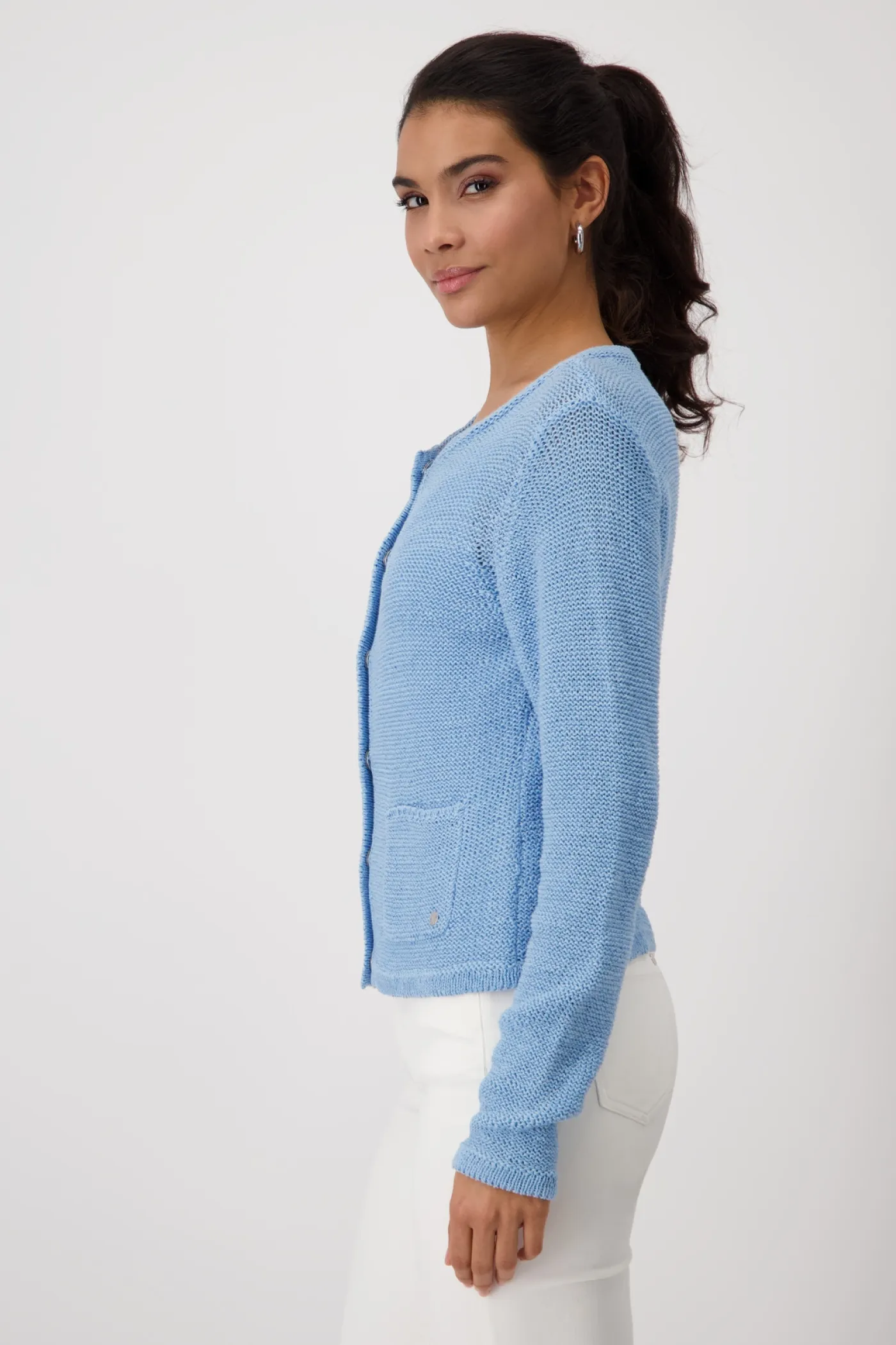 Strickjacke aus Bändchengarn