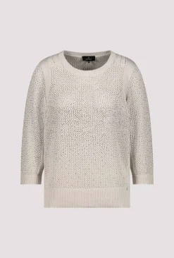 Strickpullover mit Schmuck
