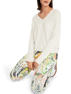Sweater in Uni - Rethink Together