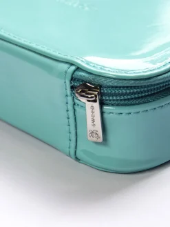 THE MAKEUP BAG