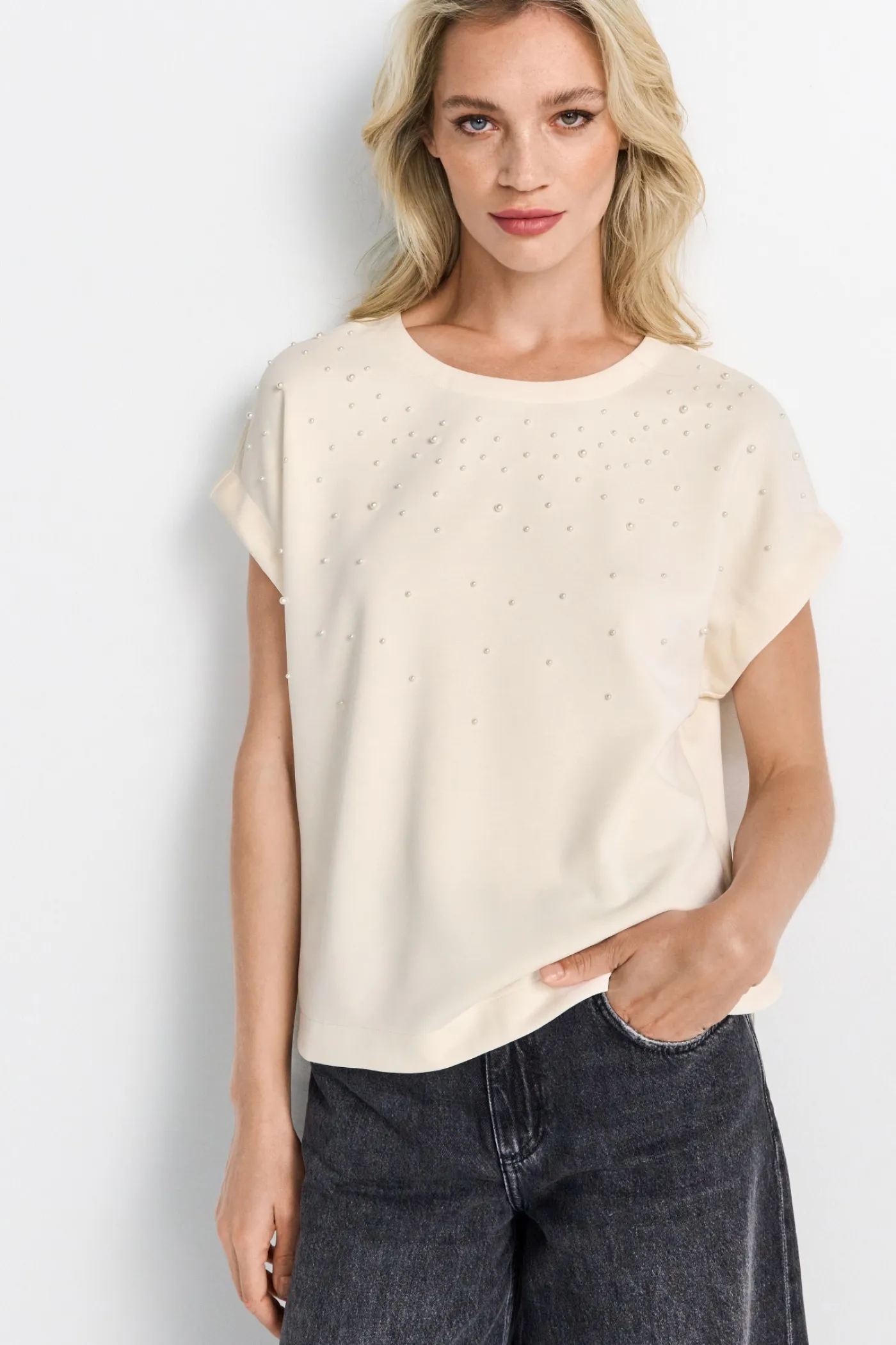 T-Shirt aus supersoftem Jersey mit Perlenapplikation