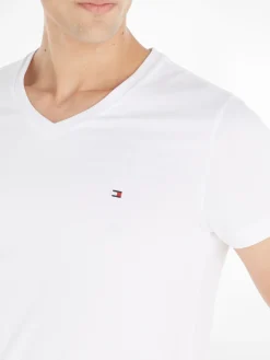 T-Shirt mit V-Ausschnitt