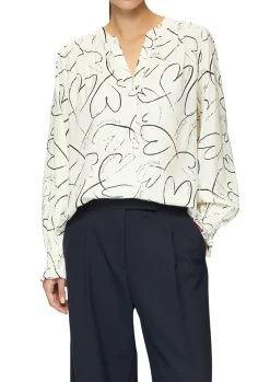 Viskosebluse mit All-over-Print und Smok-Detail am Ärmel