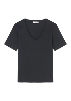 V-Neck-T-Shirt